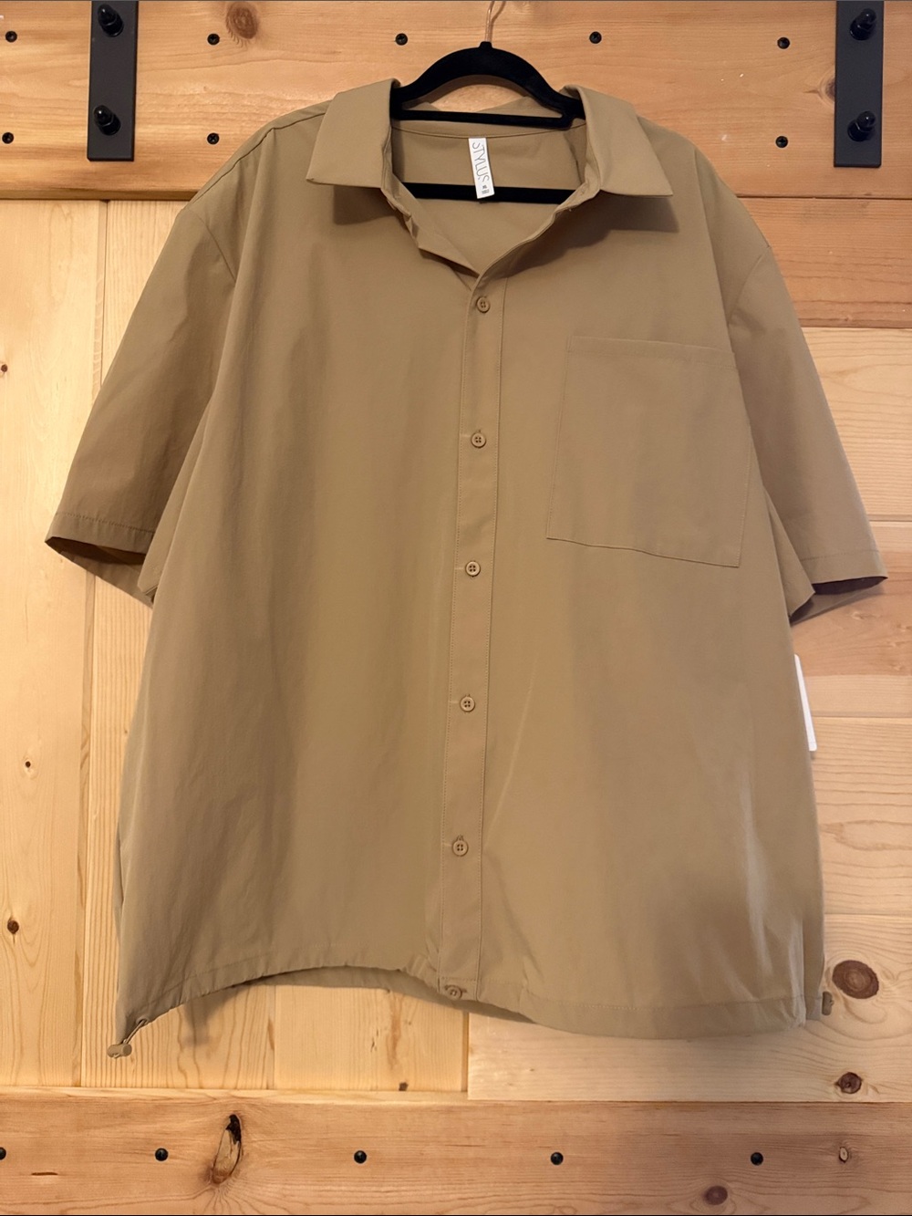 STYLUS Men's Short-Sleeve Button-Down Shirt in Khaki